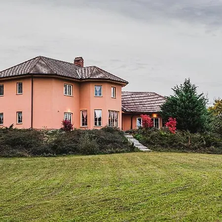 Villa Hide Away In A Private Countryside Villa Prestranek